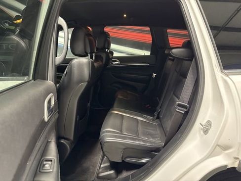 Used 2018 Jeep Grand Cherokee Limited image 12