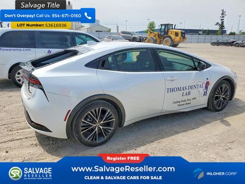 Used 2024 Toyota Prius XLE FWD image 4