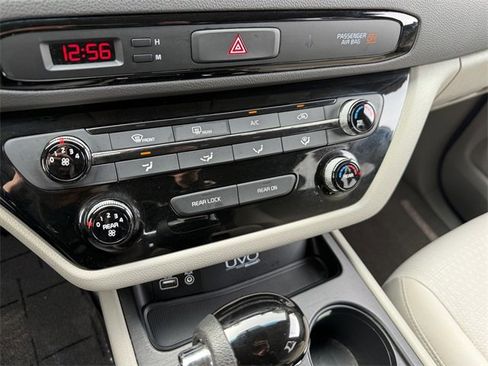 Used 2016 Kia Sedona LX w/ Option Group 020 image 25