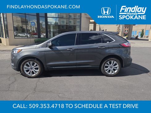 Used 2020 Ford Edge Titanium w/ Class II Trailer Tow Package AWD/4WD image 2