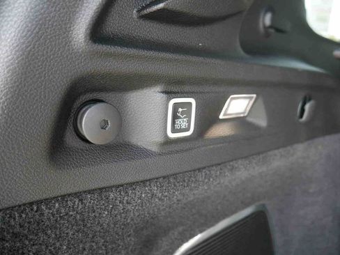 Used 2025 Jeep Grand Cherokee L Summit w/ Advanced Protech Group IV image 10