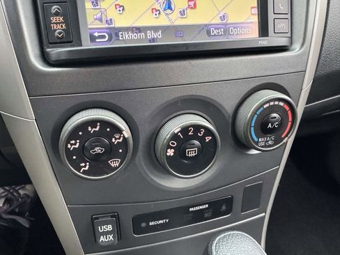 Used 2013 Toyota Corolla S image 28