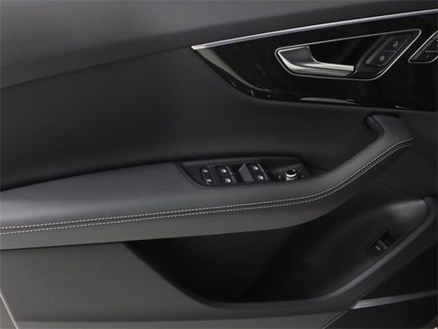 Certified 2025 Audi Q7 2.0T Premium Plus w/ Premium Plus Package image 11