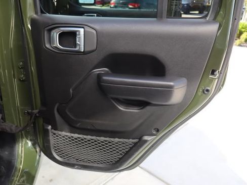 Used 2024 Jeep Wrangler Unlimited AWD/4WD image 30