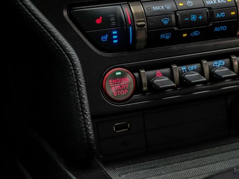 Used 2021 Ford Mustang Shelby GT500 w/ Technology Package image 80