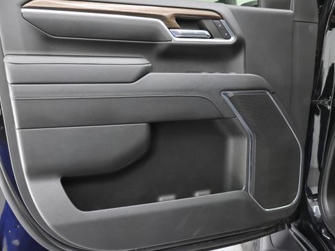 Used 2024 Chevrolet Silverado 3500 LT w/ Convenience Package image 39