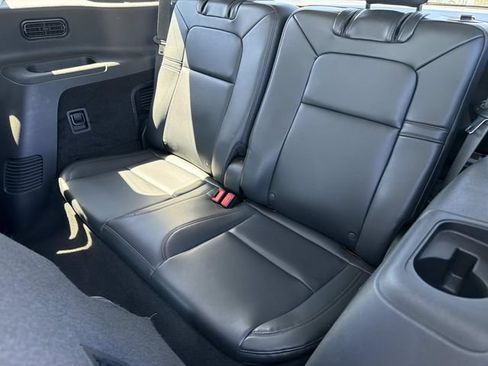 Used 2025 Lincoln Aviator 2WD image 16