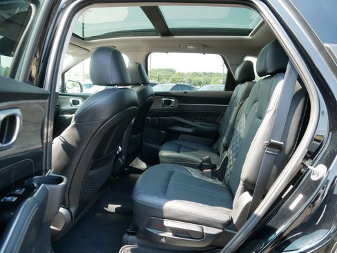 Used 2023 Kia Sorento SX Prestige AWD/4WD image 16