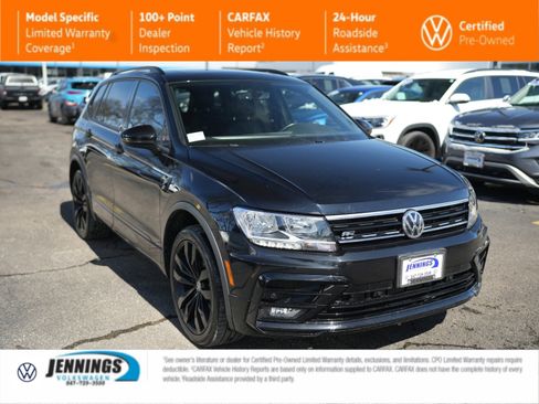 Certified 2021 Volkswagen Tiguan SE R-Line image 1