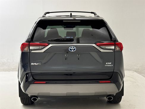 Used 2021 Toyota RAV4 XSE image 9