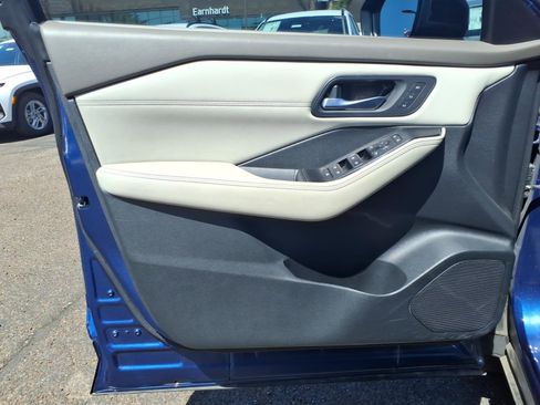 Used 2022 Nissan Rogue SL image 18