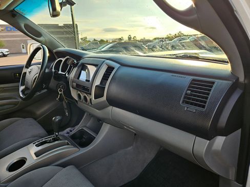 Used 2008 Toyota Tacoma PreRunner image 19