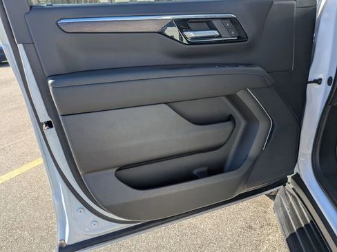 New 2026 Chevrolet Tahoe LS image 8