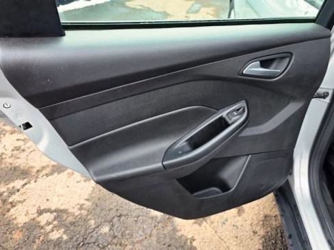 Used 2018 Ford Focus SE image 27