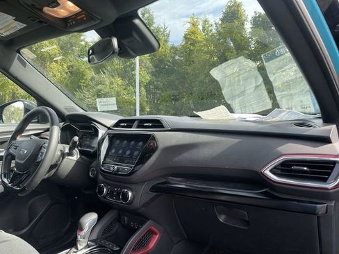 Used 2021 Chevrolet TrailBlazer RS w/ Convenience Package image 35