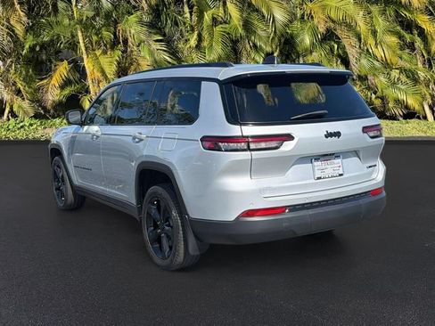 Used 2023 Jeep Grand Cherokee L Limited w/ Black Appearance Package RWD image 8