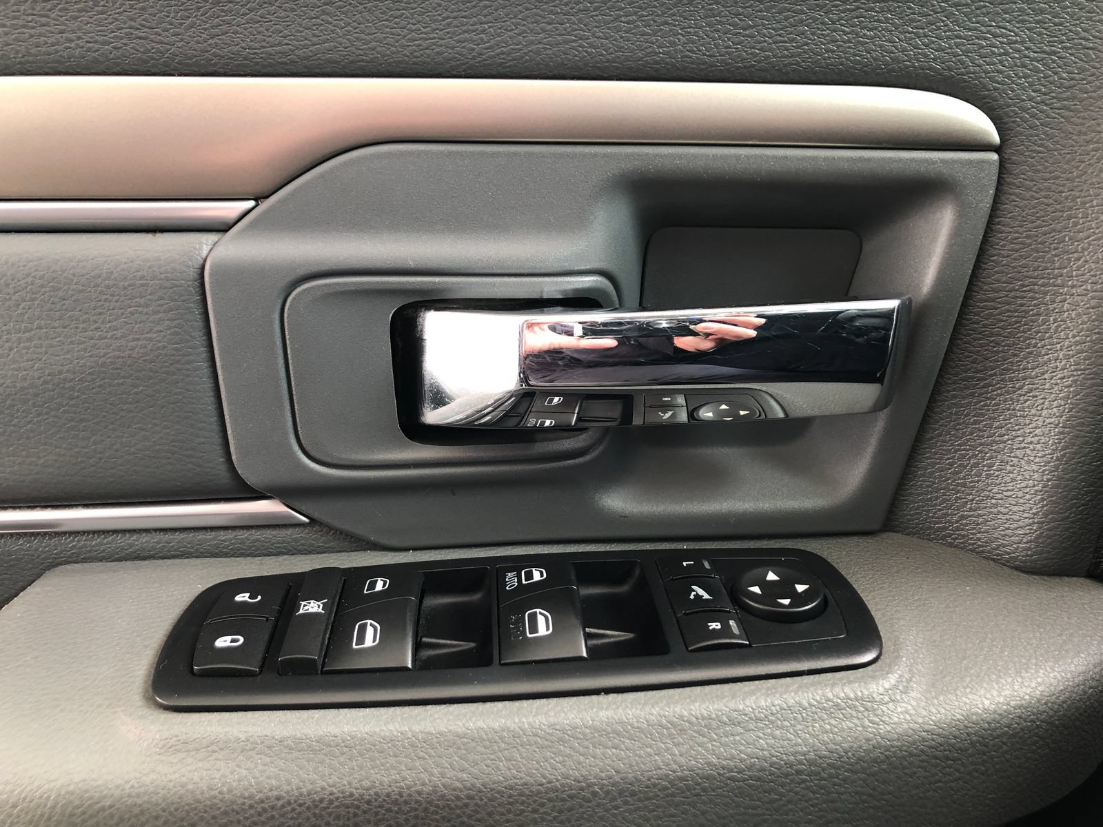 Used 2016 RAM 1500 Outdoorsman AWD/4WD image 38
