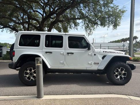 Used 2022 Jeep Wrangler Unlimited Rubicon AWD/4WD image 3
