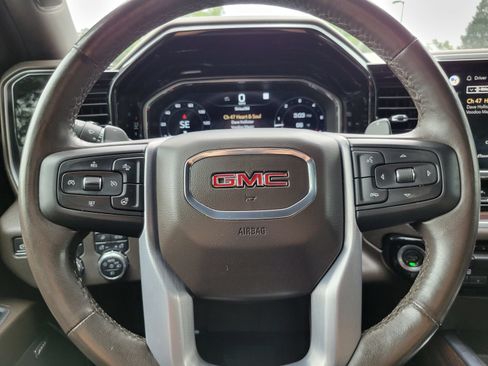 Used 2022 GMC Sierra 1500 SLT w/ SLT Convenience Package AWD/4WD image 13