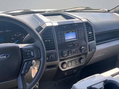 Used 2022 Ford F250 XL w/ Power Equipment Group AWD/4WD image 6