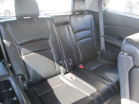 Used 2017 Honda Pilot Touring image 14