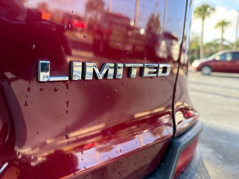 Used 2020 Jeep Cherokee Limited image 10