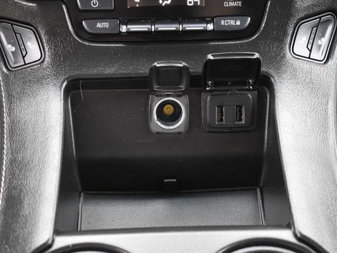 Used 2018 Chevrolet Suburban LT image 35