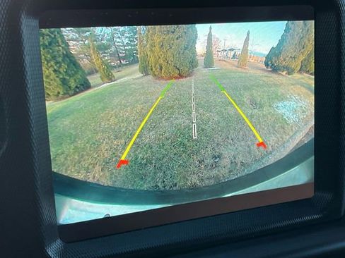 Used 2020 Jeep Wrangler Unlimited Sahara image 16