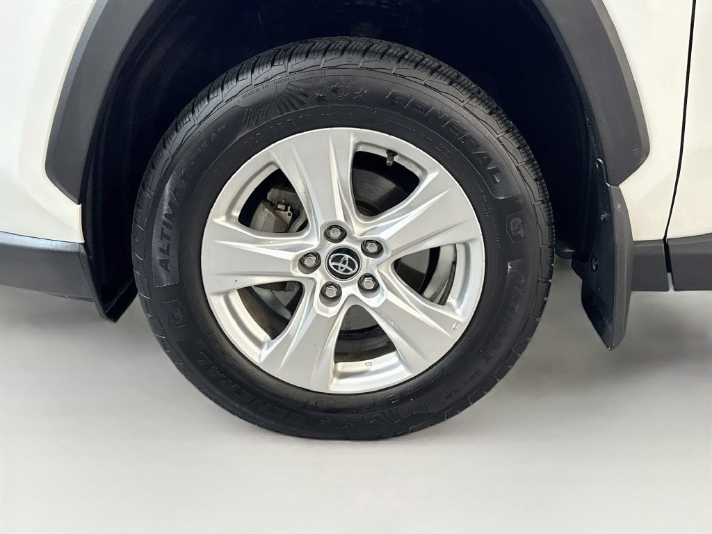 Used 2020 Toyota RAV4 XLE w/ XLE Grade Weather Package AWD/4WD image 37