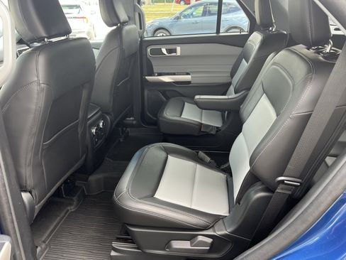 Used 2023 Ford Explorer XLT w/ Equipment Group 202A image 14