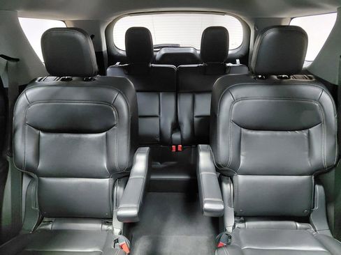 Certified 2020 Ford Explorer XLT w/ Equipment Group 202A image 7