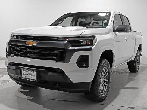 Used 2024 Chevrolet Colorado LT w/ LT Convenience Package III AWD/4WD image 3