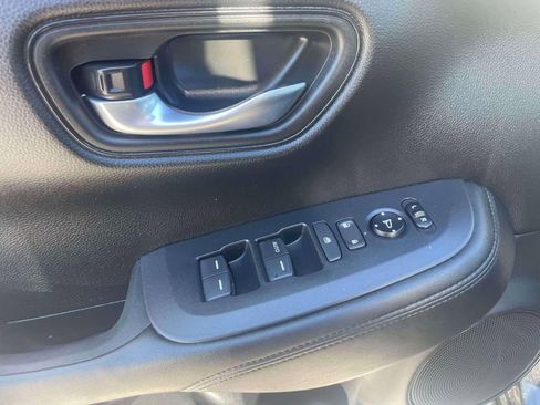 Certified 2024 Honda HR-V LX image 18