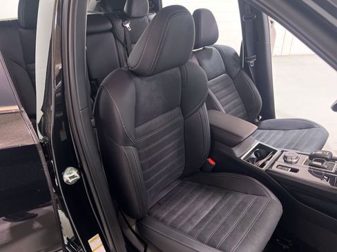 New 2025 Mitsubishi Outlander SE image 15