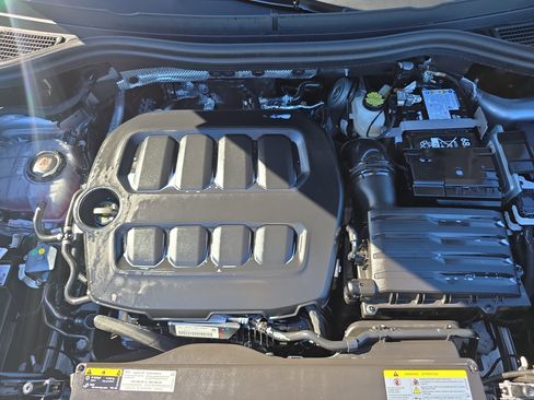 New 2025 Volkswagen Tiguan SE image 28