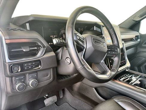 Certified 2025 GMC Yukon XL Denali AWD/4WD image 10