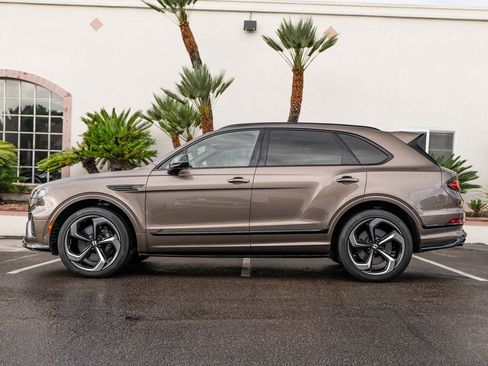 Used 2022 Bentley Bentayga image 5