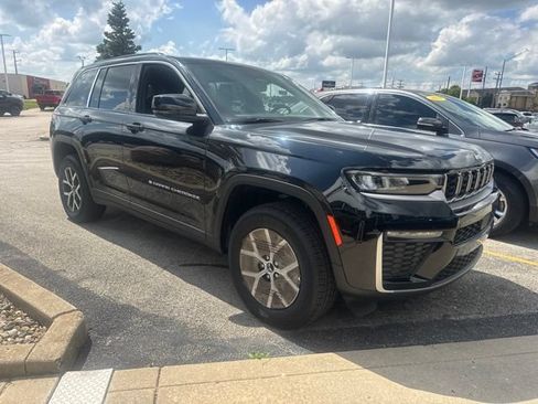 Used 2026 Jeep Grand Cherokee Limited AWD/4WD image 16