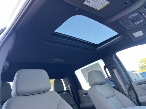 New 2026 GMC Sierra 1500 SLT w/ SLT Premium Package image 19