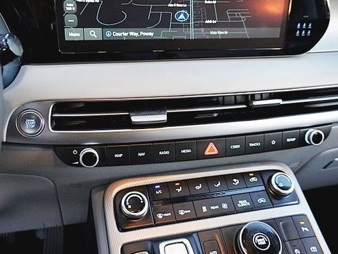 Certified 2023 Hyundai Palisade SE image 28