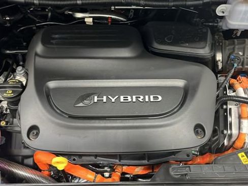 Used 2023 Chrysler Pacifica Pinnacle FWD image 28