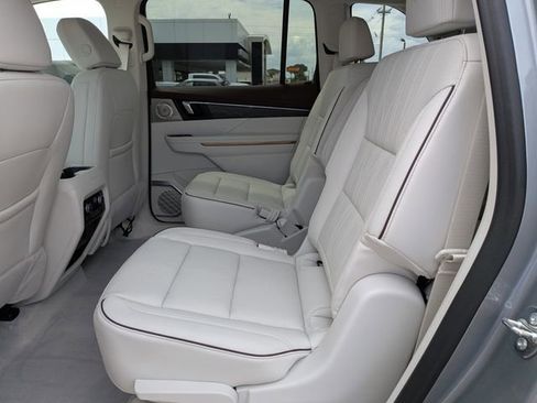 New 2026 Buick Enclave Avenir FWD image 14