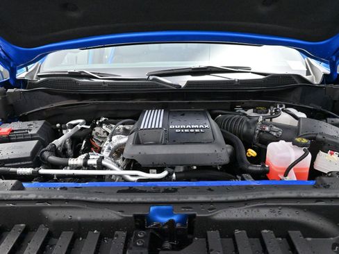 Used 2025 Chevrolet Silverado 1500 ZR2 w/ Technology Package image 39