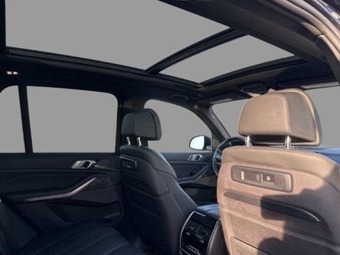 Used 2019 BMW X5 xDrive40i w/ Luxury Seating Package image 3