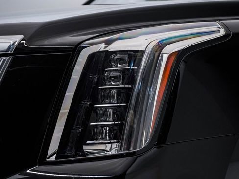 Used 2019 Cadillac Escalade Luxury AWD/4WD image 6