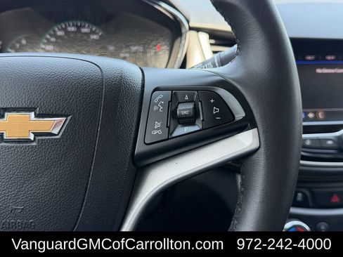 Used 2021 Chevrolet Trax LT w/ LT Convenience Package FWD image 17