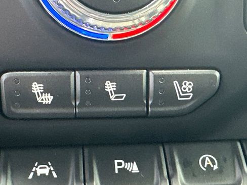 Used 2019 GMC Sierra 1500 AT4 w/ AT4 Premium Package image 31