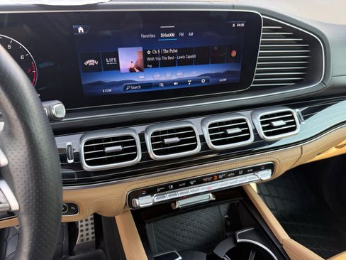 Certified 2025 Mercedes-Benz GLS 580 4MATIC image 19
