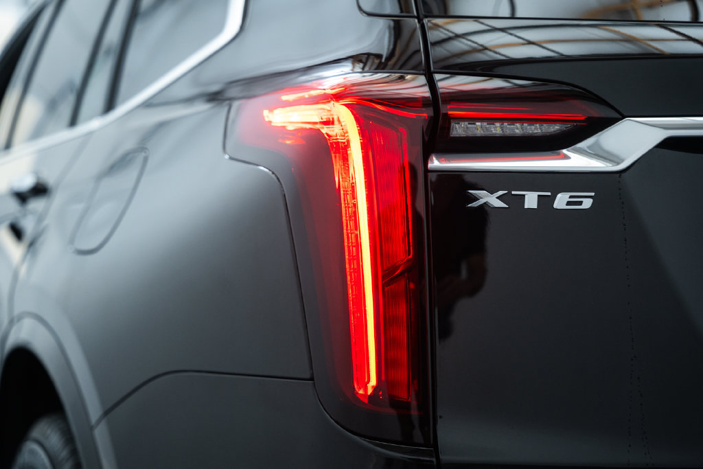 Used 2024 Cadillac XT6 Premium Luxury w/ Technology Package AWD/4WD image 8