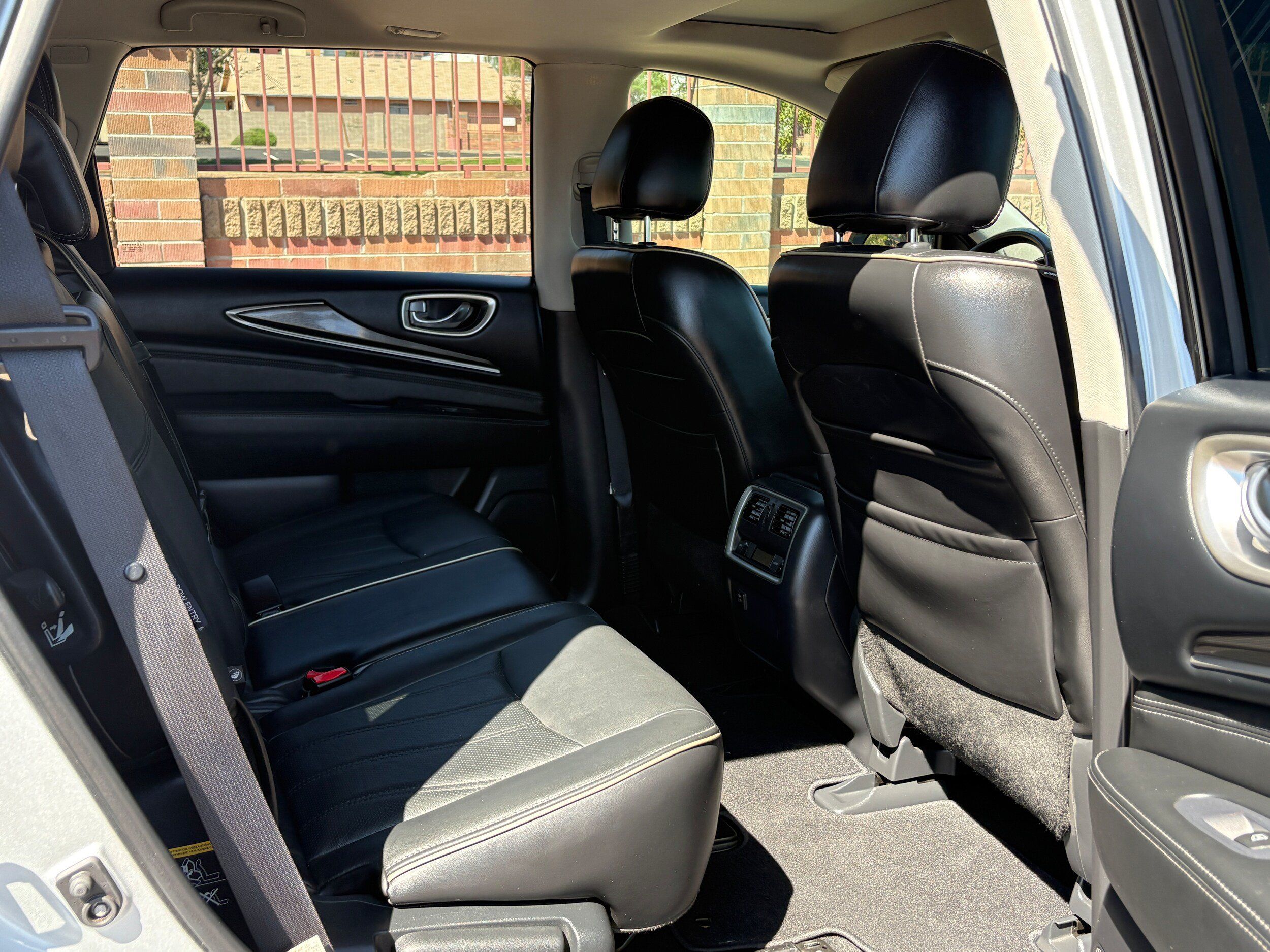 Used 2018 INFINITI QX60 FWD w/ Premium Package image 13